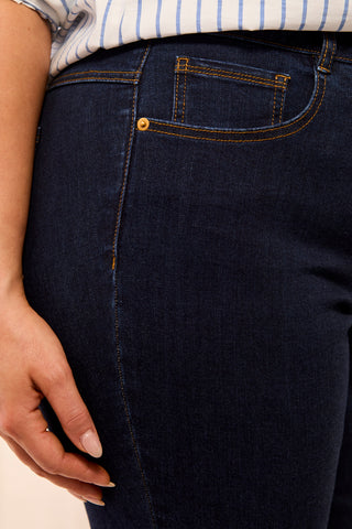 Size Inclusive Comfort Stretch Sophia Curvy Denim Capris-Rinse