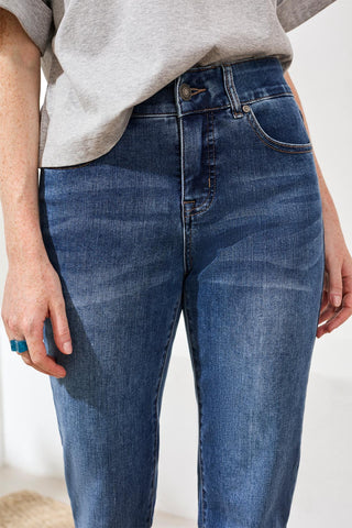Petite Year Round Basics Sophia Curvy Straight Leg Jeans-Dk.Vintage