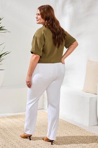 Size Inclusive Year Round Basics Sophia Curvy Straight Leg Jeans-White