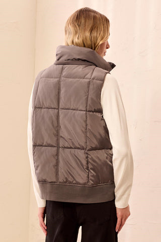 Quilted Puffer Vest With Removable Hood-Tornado