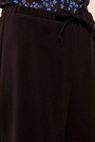 Signature Luxury Twill Flowy Wide Leg Drawcord Pants-Black